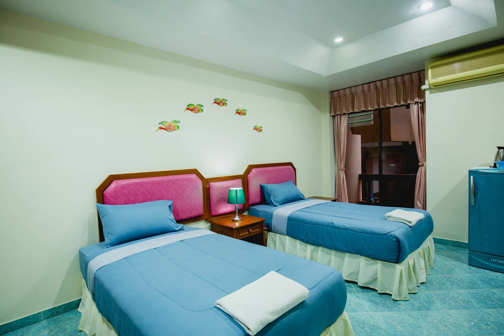Chusri Hotel Patong Eksteriør billede