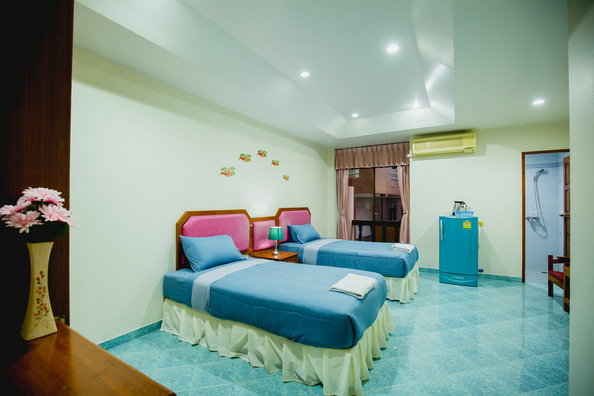Chusri Hotel Patong Eksteriør billede