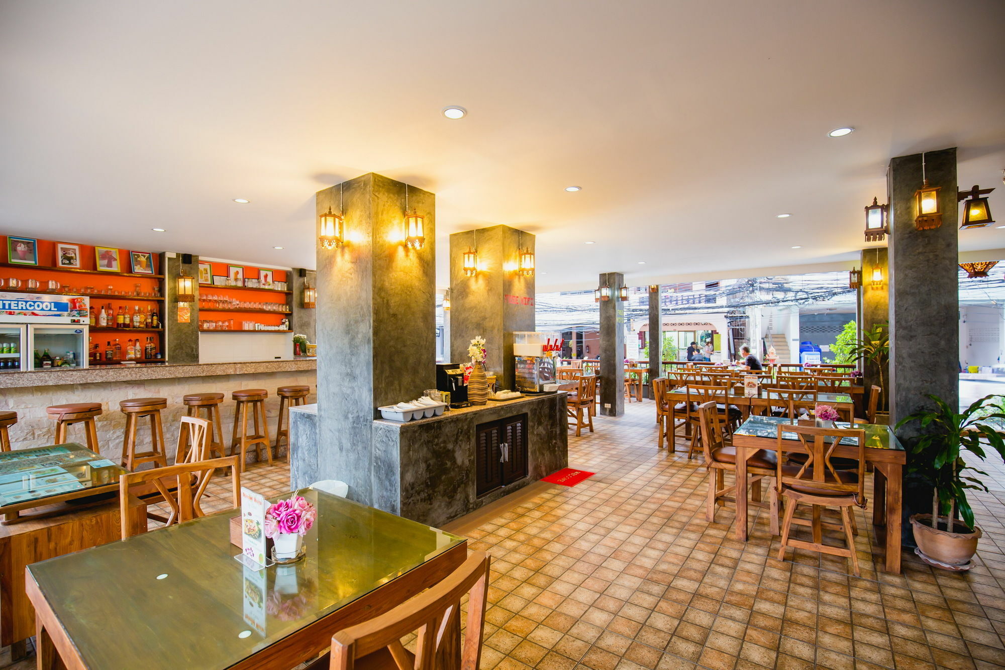Chusri Hotel Patong Eksteriør billede