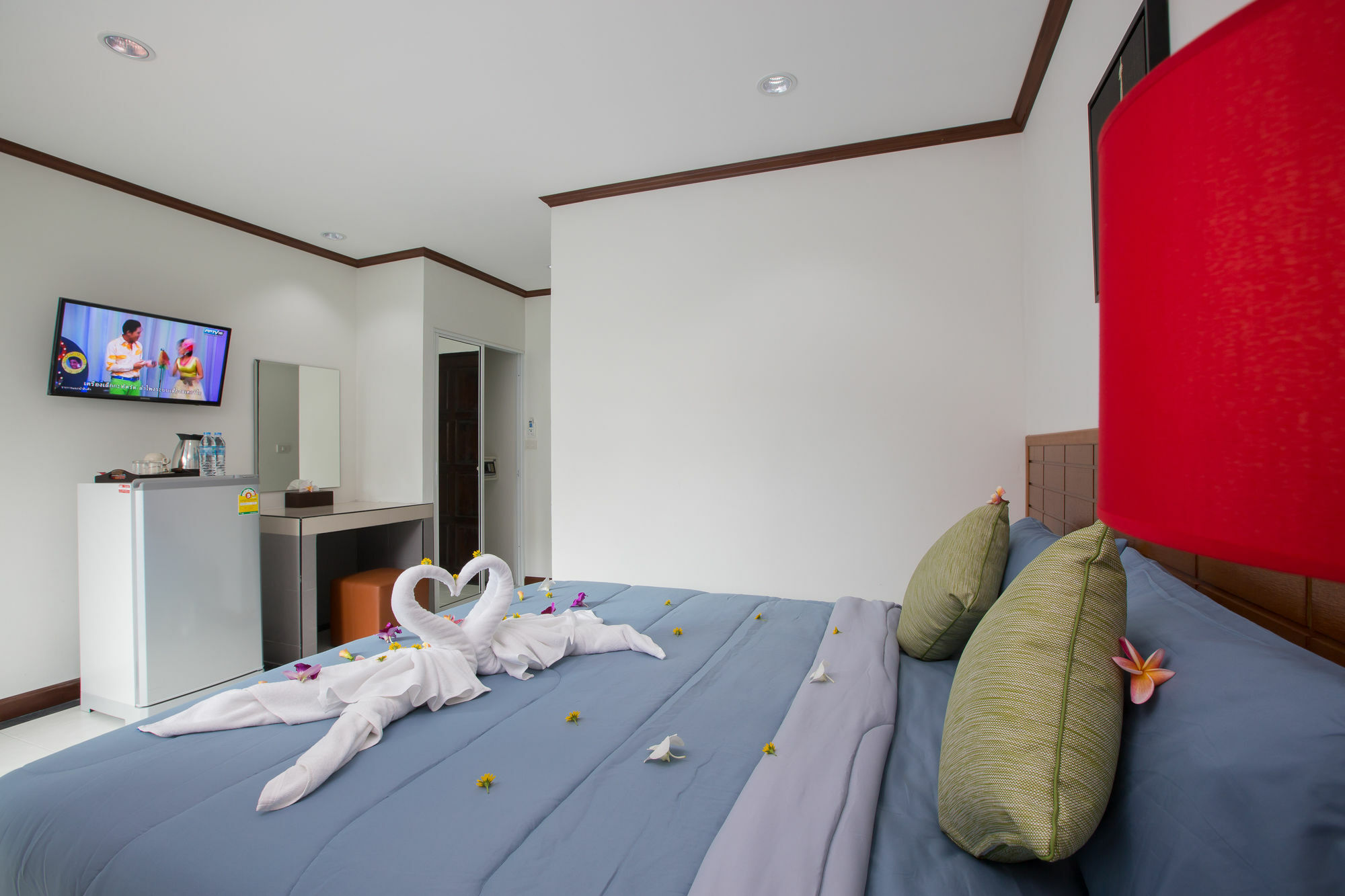Chusri Hotel Patong Eksteriør billede
